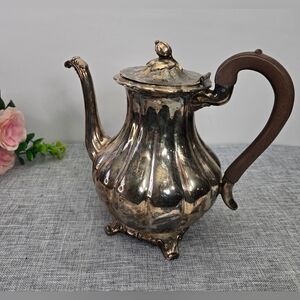 Vintage Silverplate 1881 Rogers Old English Melon 9" Cofee Pot / Teapot